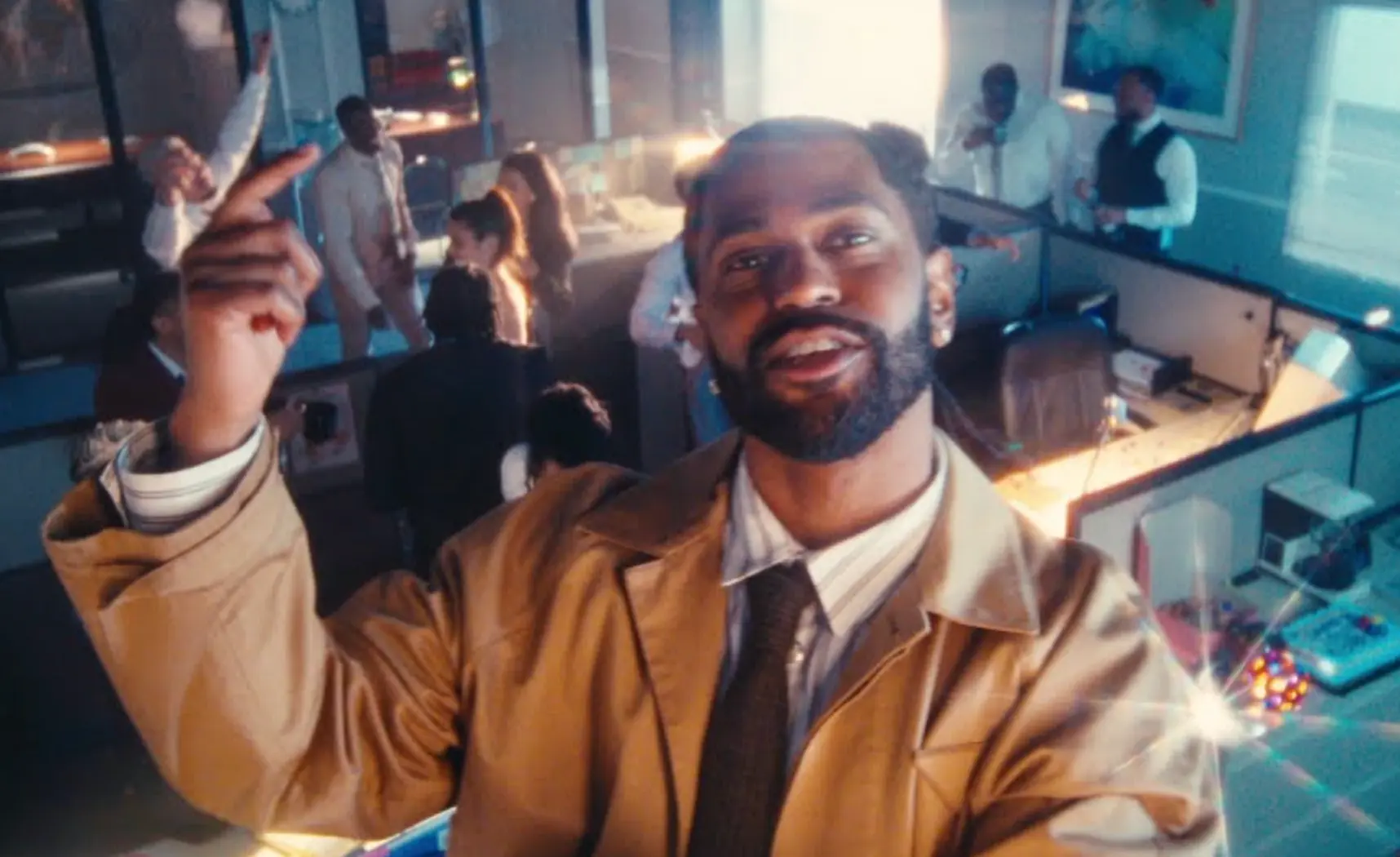 Big Sean dropt Better Me Than You album en Who You Are (Superstar) video
