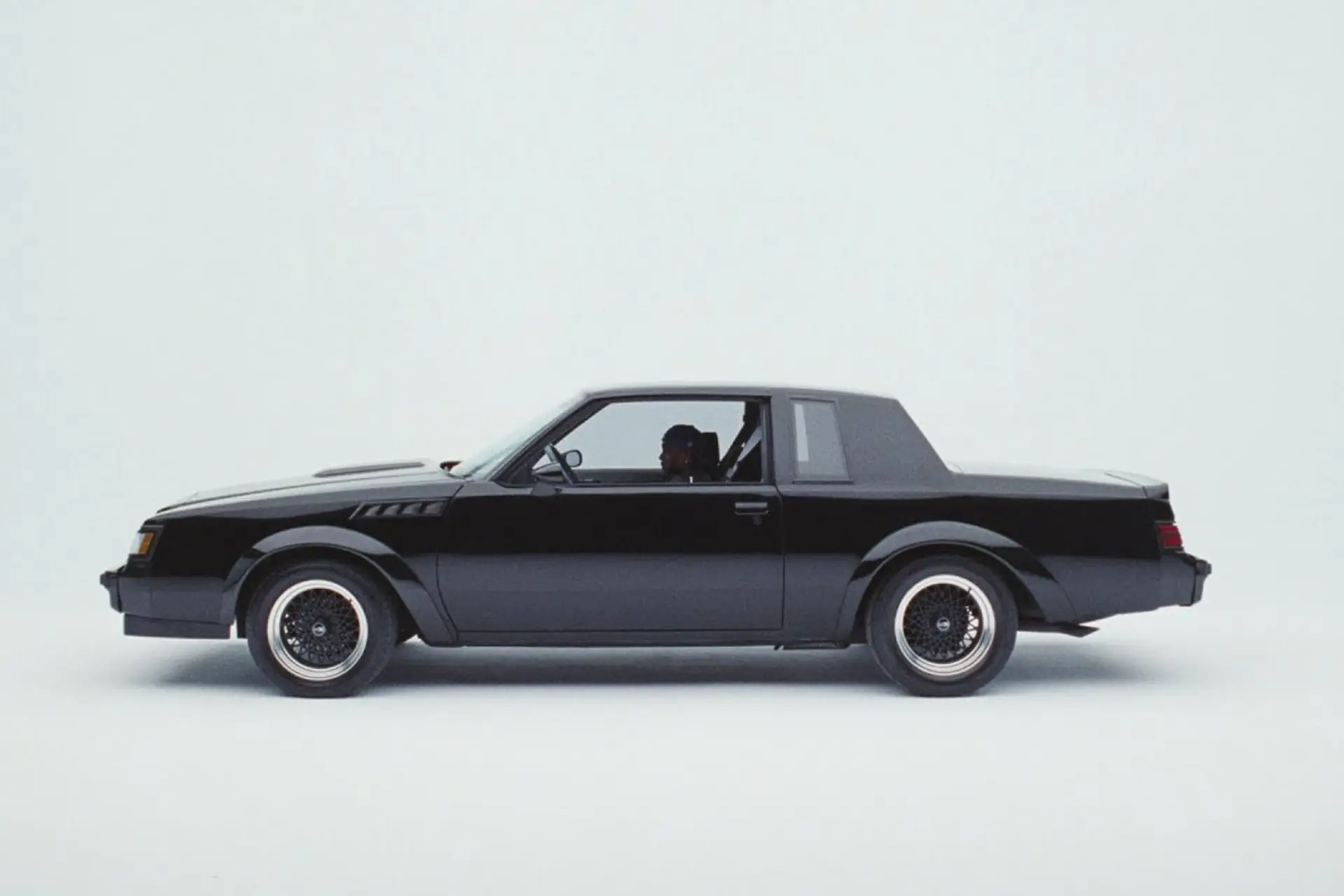 Kendrick Lamar is terug en dropt uit het niets nieuw album GNX