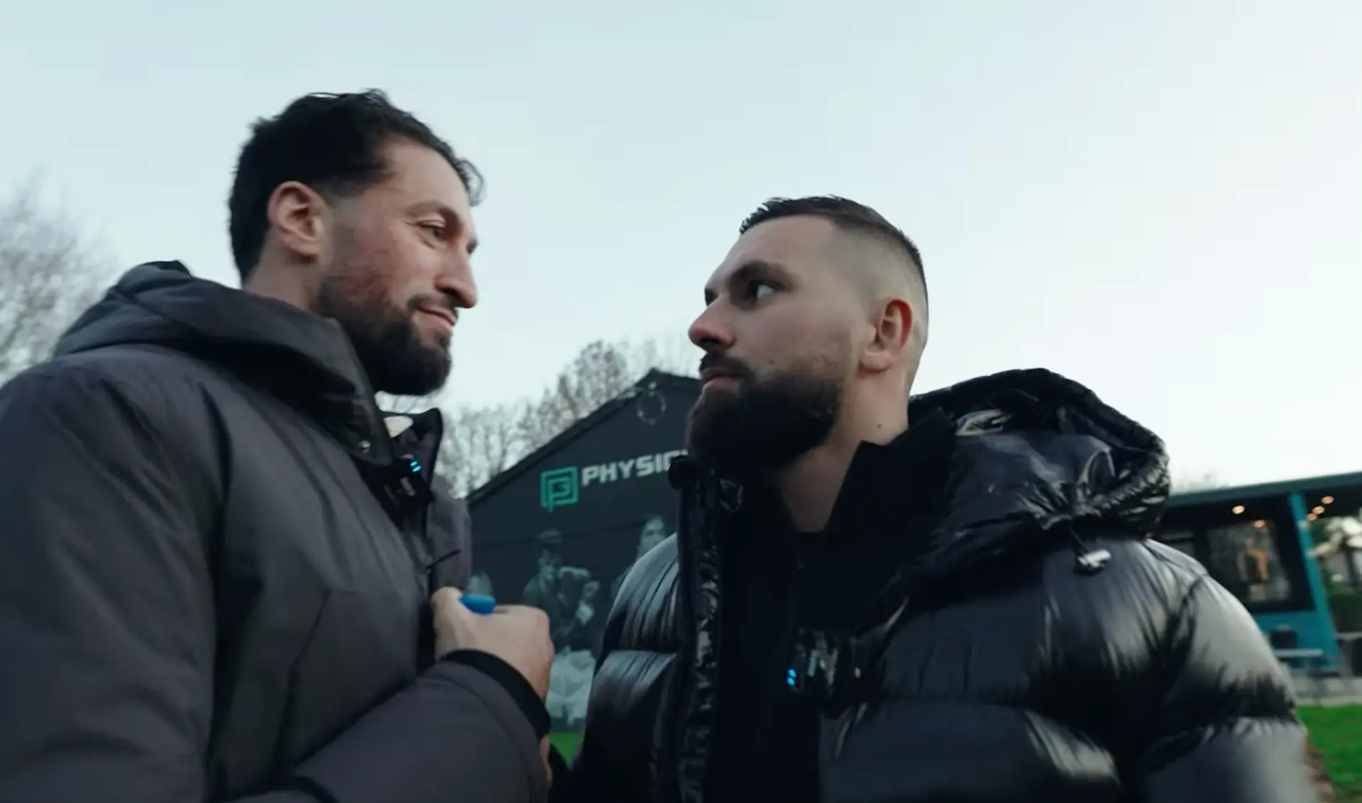 Kosso gaat de ring in met Jamal Ben Saddik en doet hem een belofte: "Als je van Rico Verhoeven wint..."