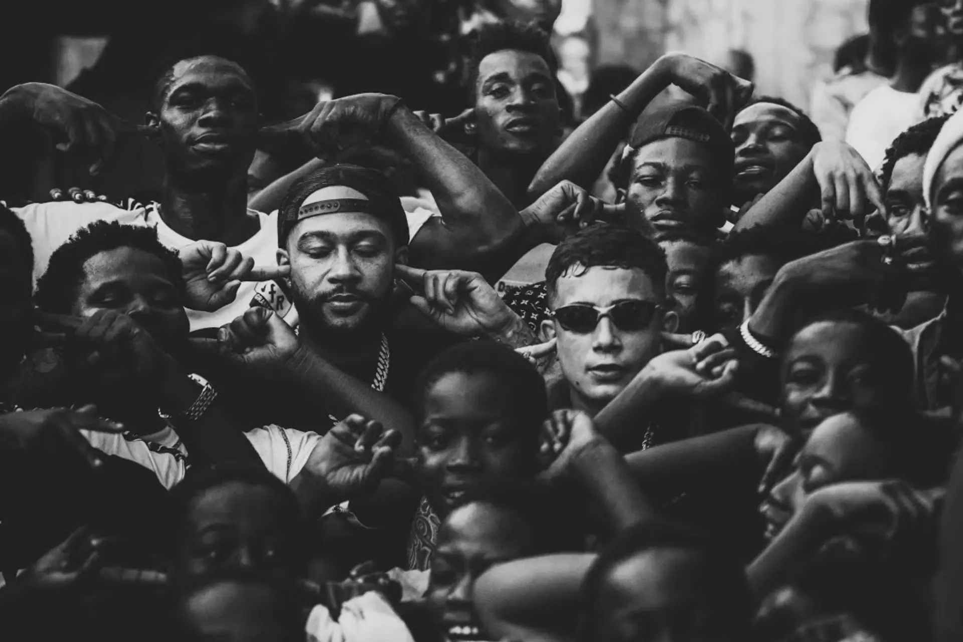 Memphis Depay dropt Falando com as Favelas EP en gelijknamige video met Braziliaanse MC Hariel