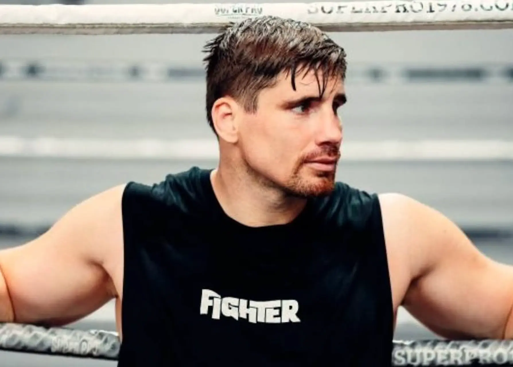 Rico Verhoeven gaat in juni de ring in om zijn wereldtitel te verdedigen tijdens Glory 100