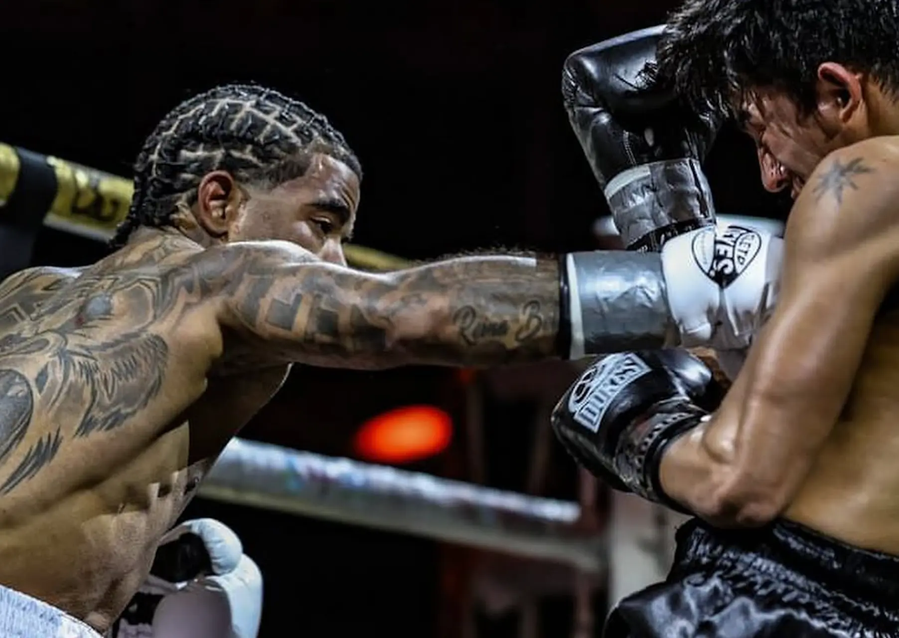 Nederlandse bokser, die wordt begeleid door oud-wereldkampioen Floyd Mayweather, slaat weer iemand knock-out