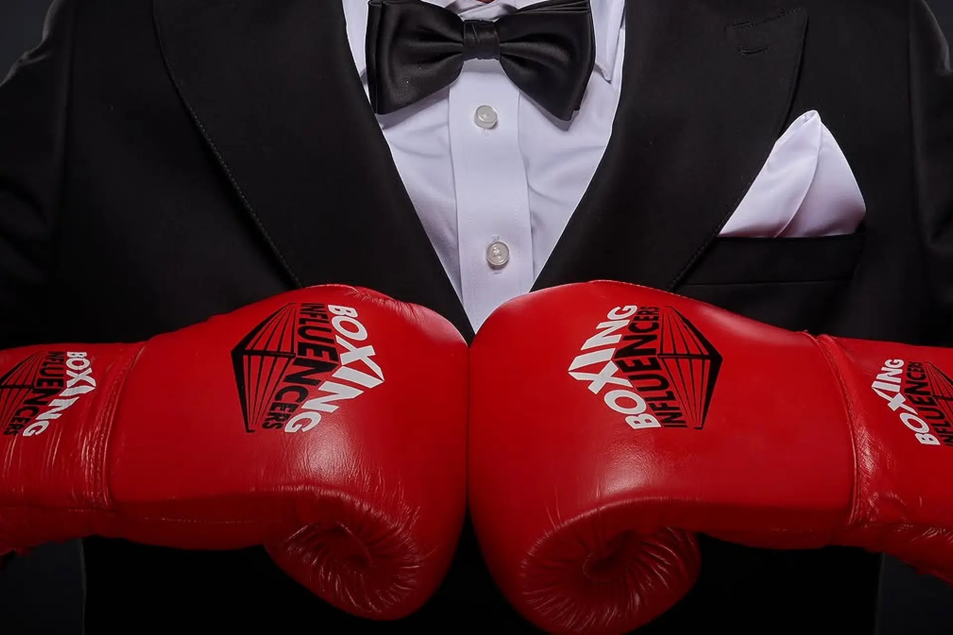 Na veel geruchten maakt Boxing Influencers de eerste deelnemer bekend: "Hij komt om te slopen"