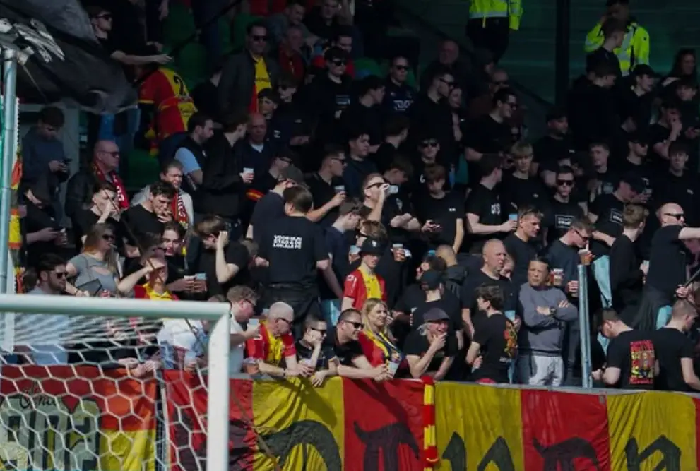 Eagles-fan gelooft dat club volgende week geschiedenis schrijft en legt dit op bizarre wijze vast: 'Kowet 2025'