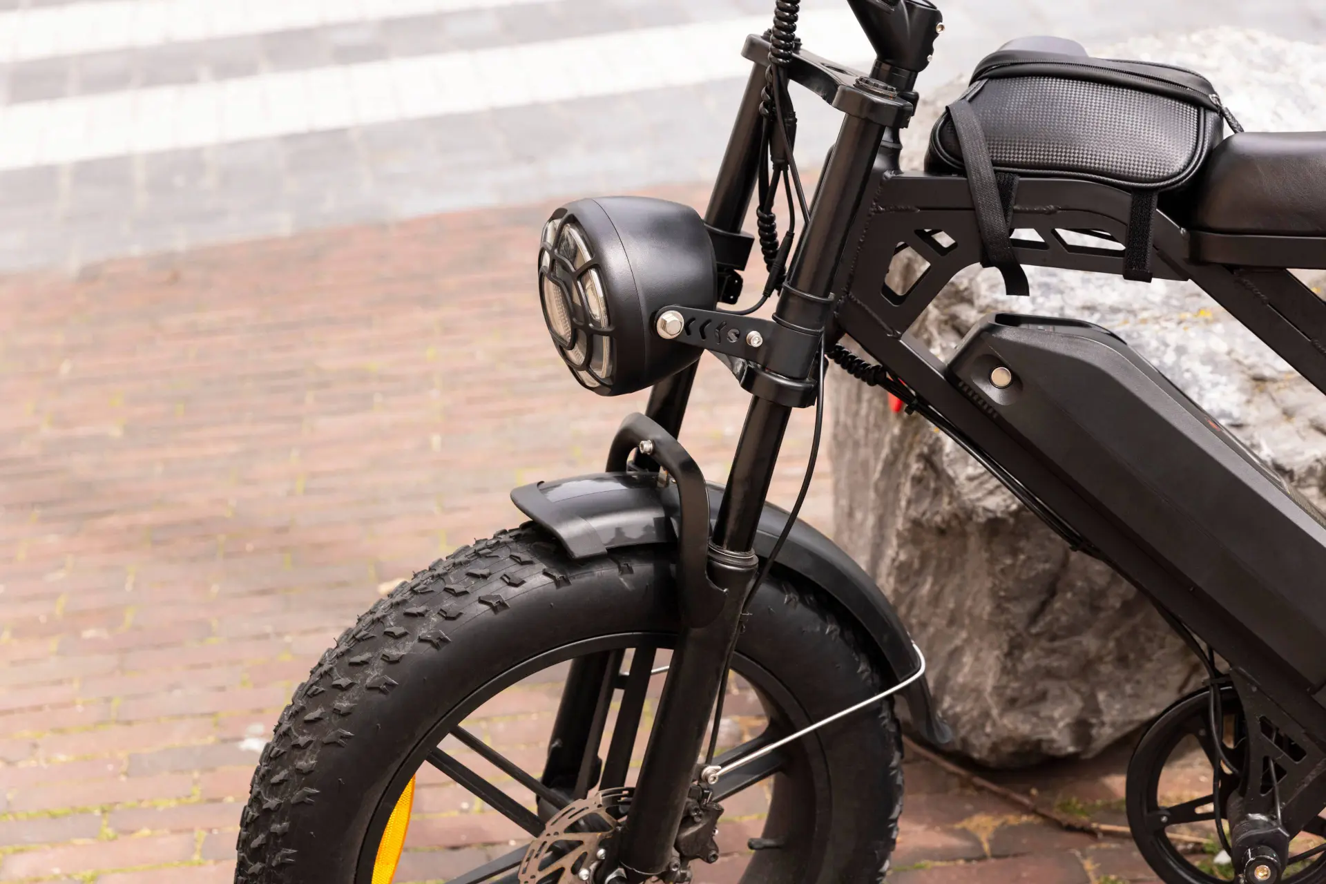 Vader en kinderen zwaargewond in het ziekenhuis na opmerking over rijgedrag van jongen op fatbike