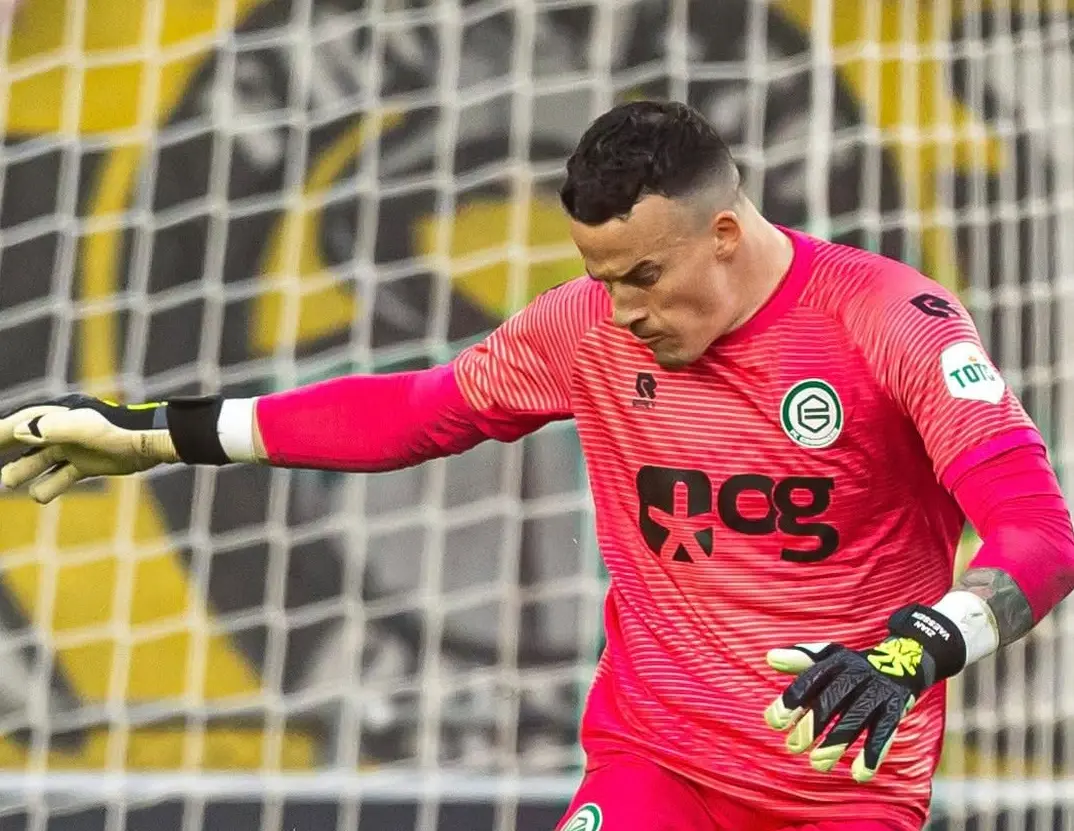 FC Groningen doelman biedt zijn excuses aan voor vertoonde gedrag tijdens wedstrijd tegen Ajax