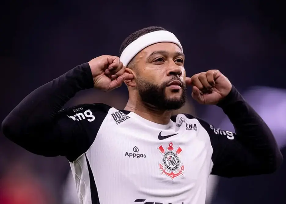 Memphis Depay op vingers getikt door dierenorganisaties: ‘Sneue stoerdoenerij’