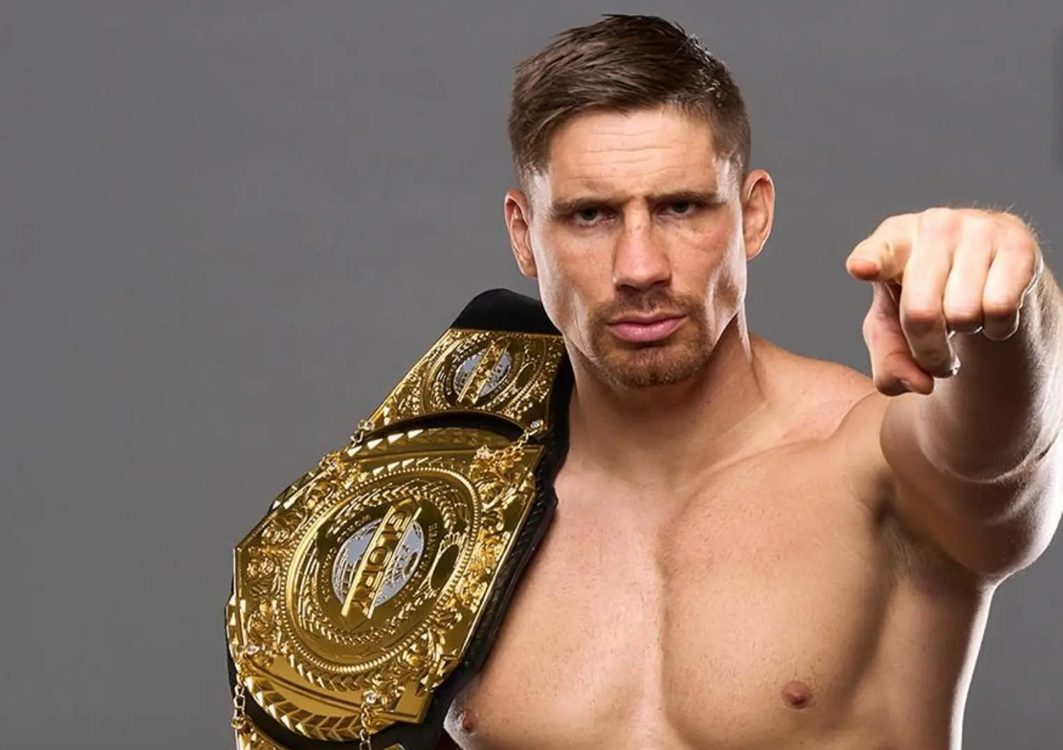 Rico Verhoeven raakt duidelijk geïrriteerd als hem gevraagd wordt naar het gevecht van Jamal Ben Saddik tijdens Glory 100