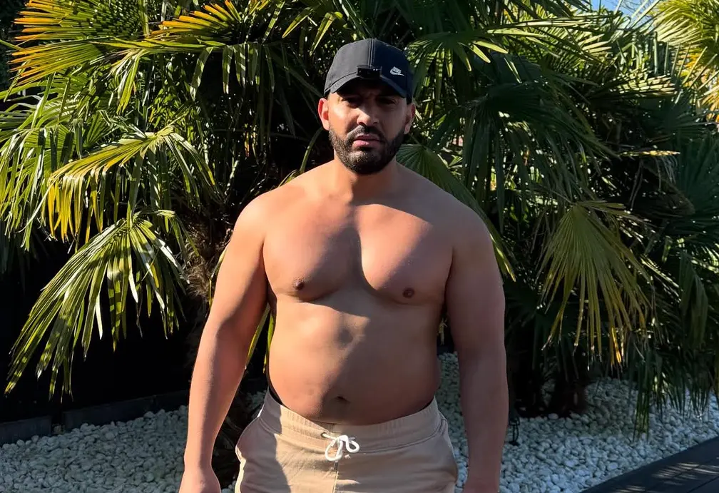 Fitfluencer Mo Bicep door FIOD opgepakt op verdenking van witwassen