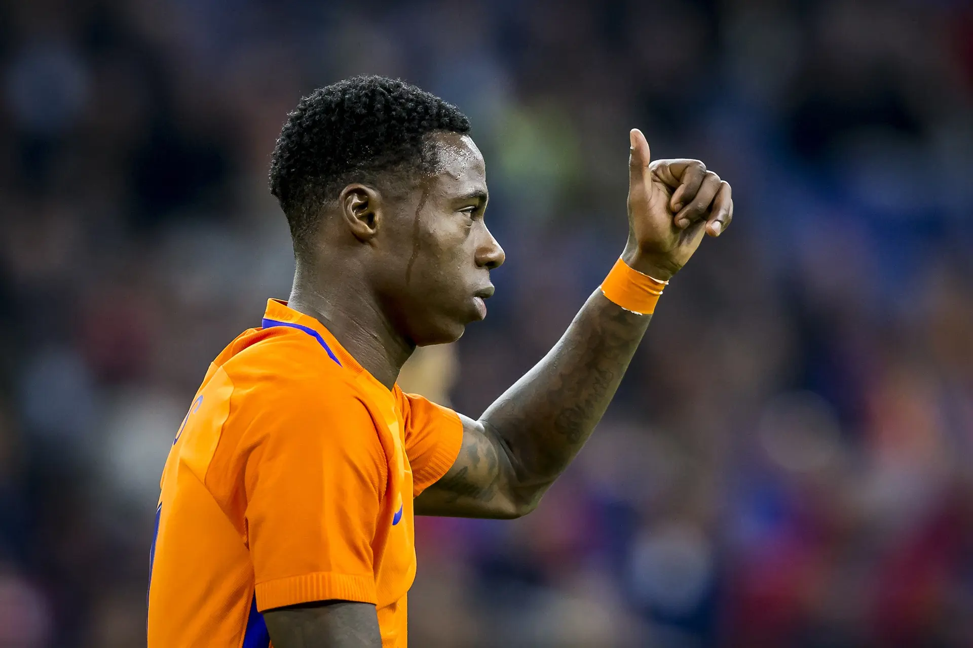 Quincy Promes in Nederland gearriveerd, kans bestaat dat voetballer zijn hoger beroep in vrijheid mag uitzitten