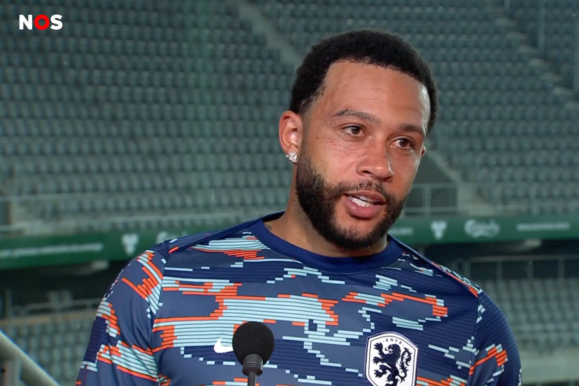 Memphis Depay reageert licht geïrriteerd op discussie over zijn rol in Oranje: "Jullie zijn nog niet van me af"