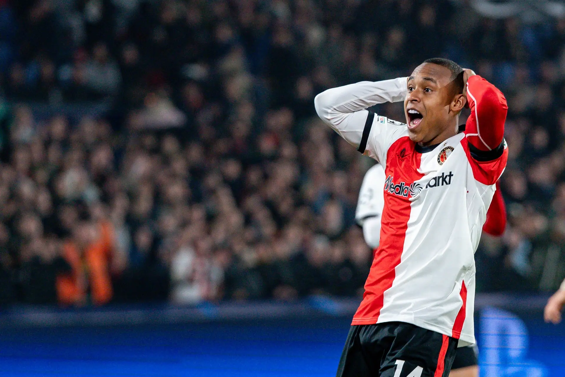Vader van oud Feyenoordspeler Paixao deelt sneer uit naar Noa Lang