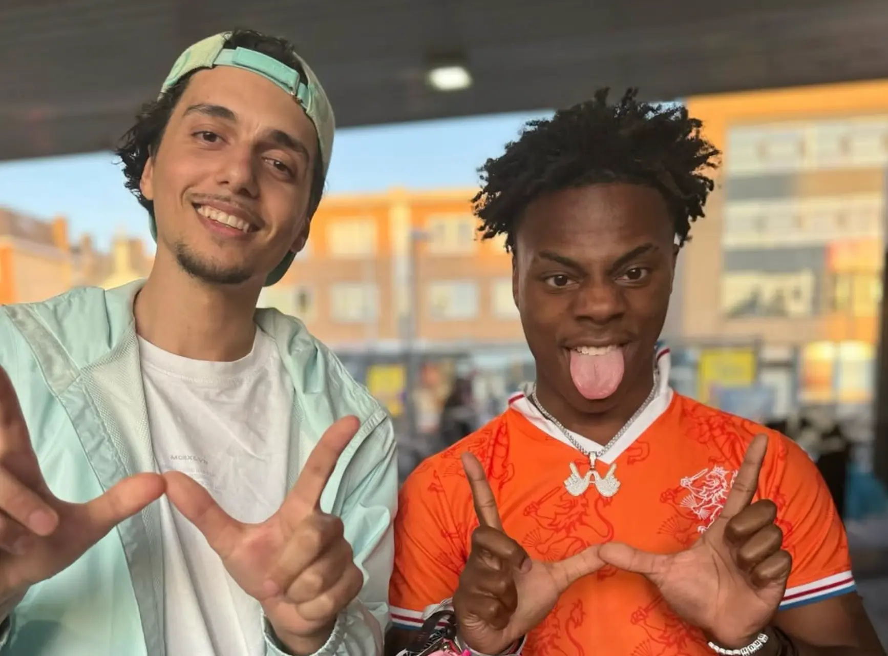 Populaire YouTuber Isae doet zijn verhaal, ontkent verzekeringsfraude en legt uit hoe een afpersingsmail hem tot wanhoop dreef