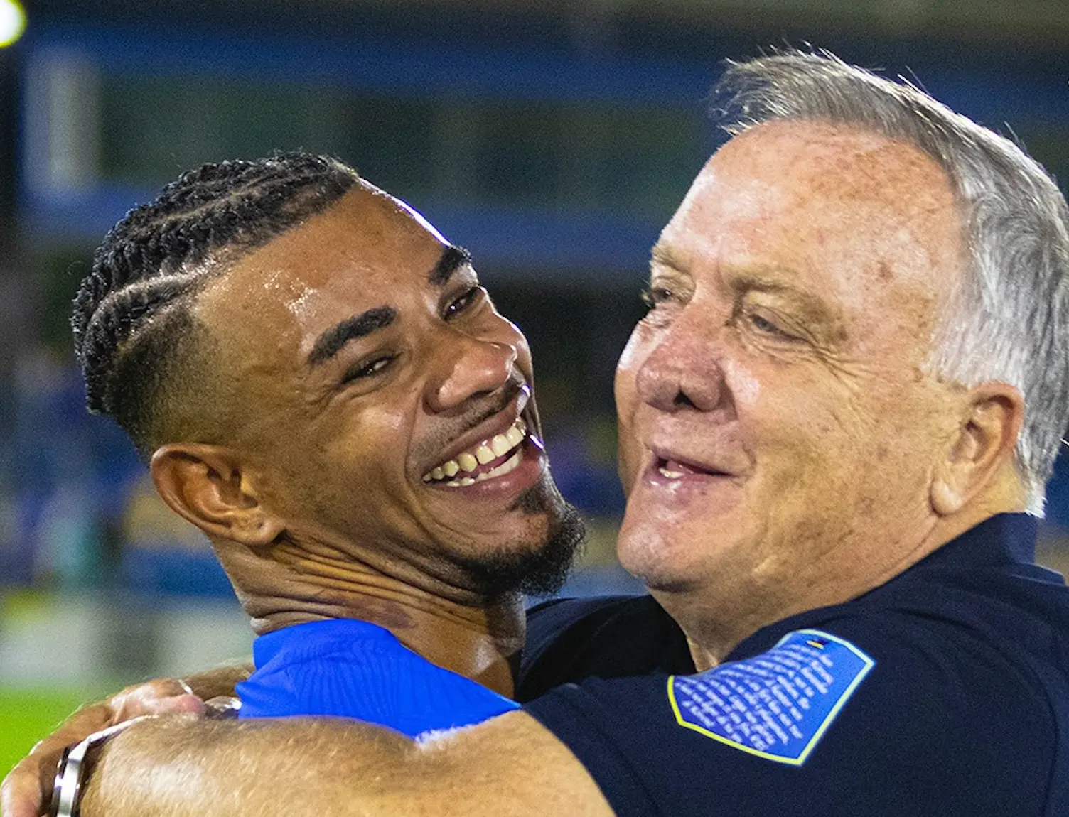 Bondscoach Dick Advocaat moet Curaçao vlak voor cruciale WK-kwalificatiewedstrijd verlaten