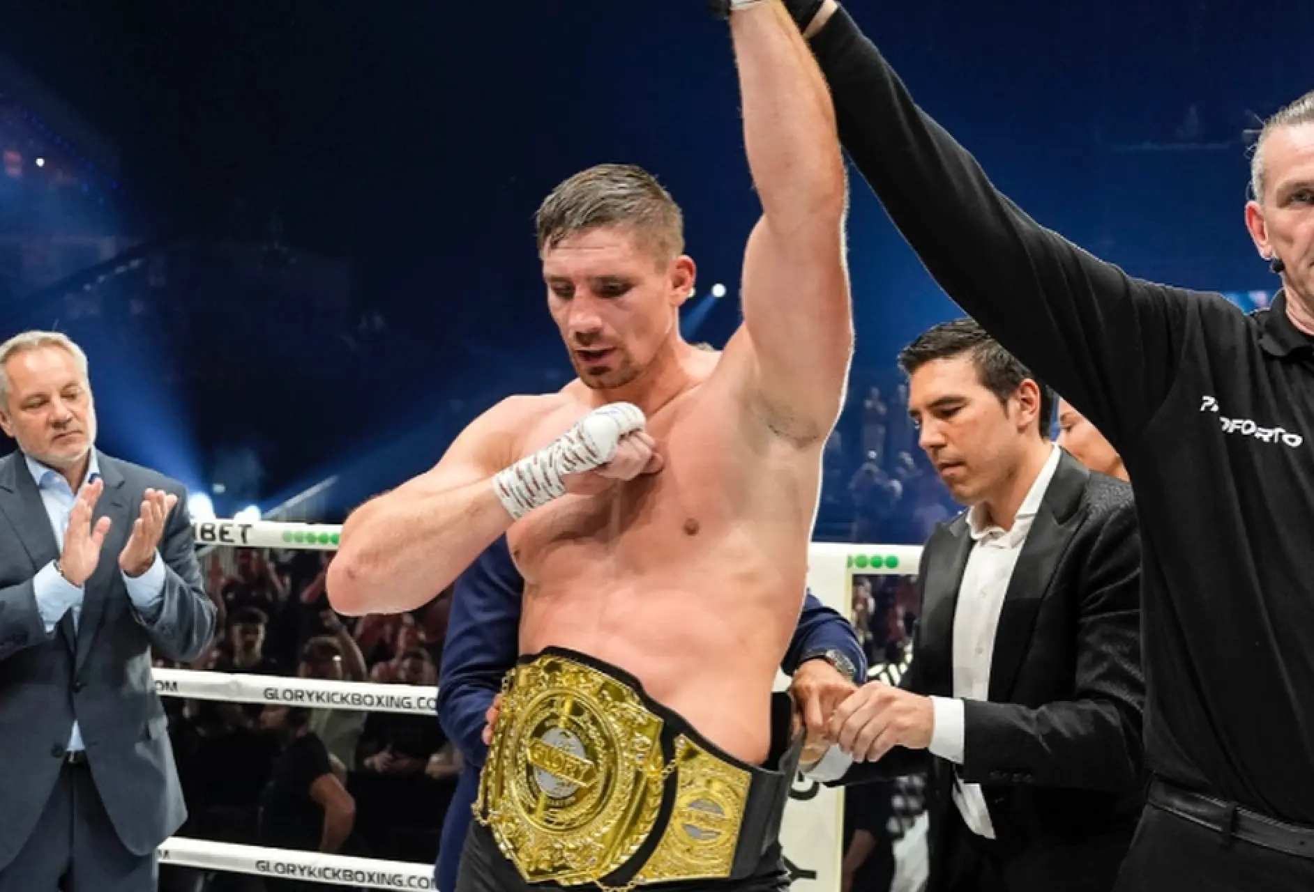 'Rico Verhoeven in gesprek met UFC volgens vechtsport insider'