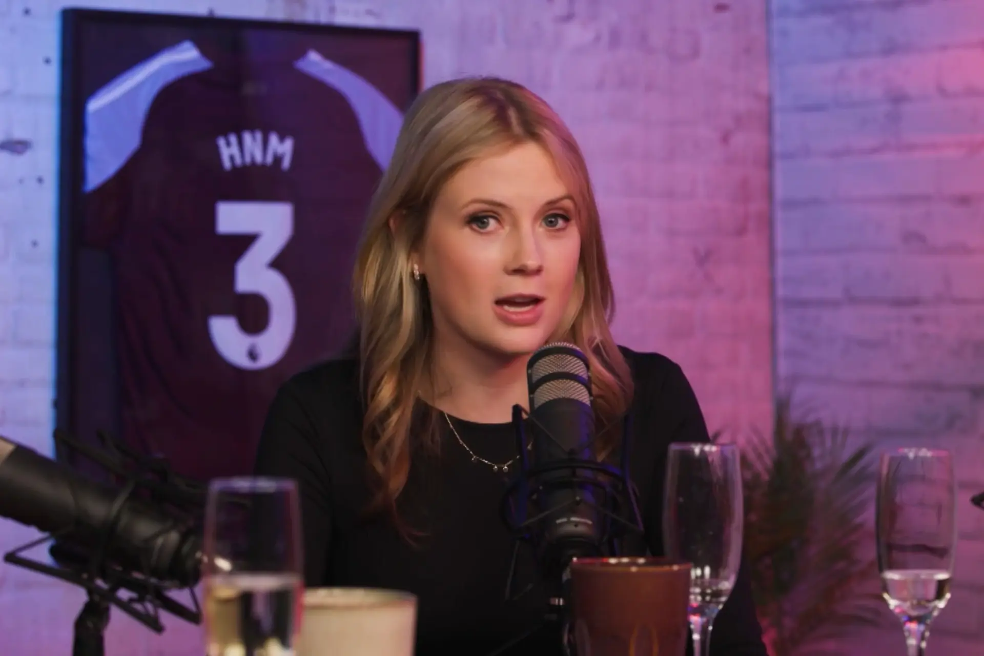 Presentatrice Noa Vahle geniet nog steeds van hoe ze een PSV-fan op zijn plek zette na doodsbedreiging: "Heerlijk"