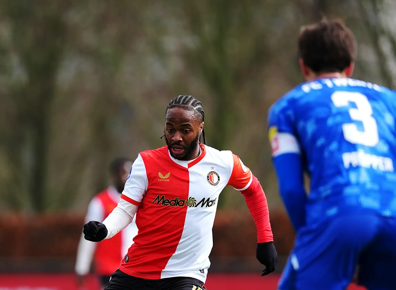 'Feyenoord-speler Raheem Sterling kan mogelijk deze zomer vertrekken naar nieuwe club'