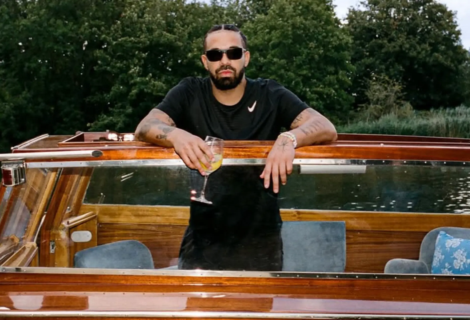 Drake bouwt complete ICEMAN-wereld met website, games en magazine