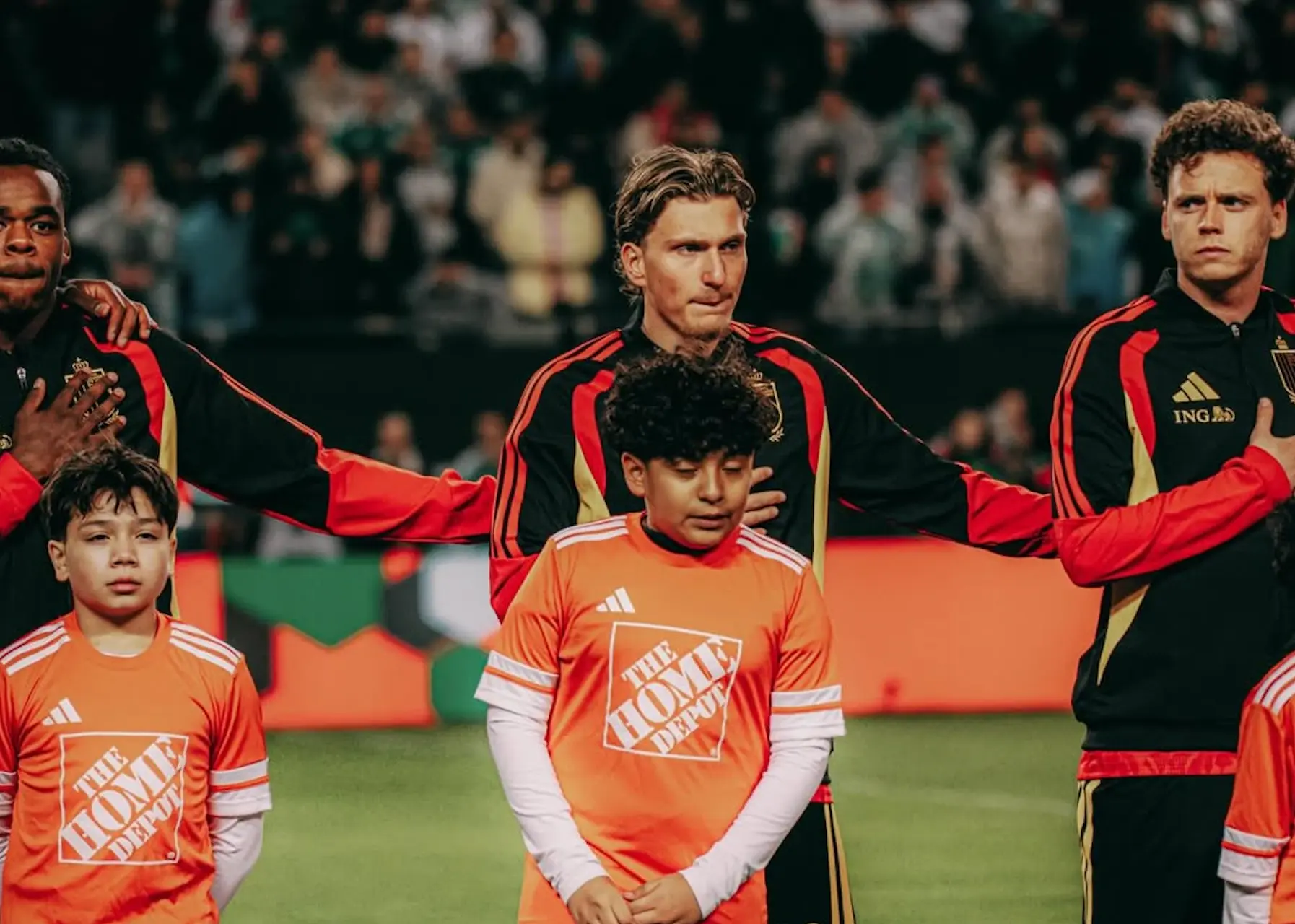 Opmerkelijk: Ajax-uitblinker Mika Godts niet opgeroepen voor WK-selectie van België