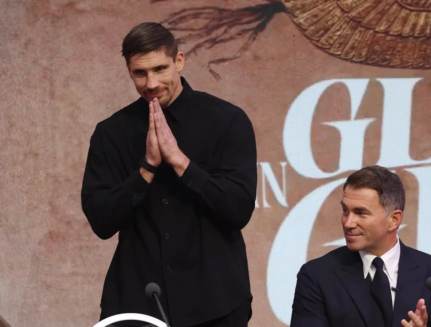 Rico Verhoeven vecht tegen Usyk gevecht van zijn leven mede voor recent overleden moeder: 'I know you will protect me'