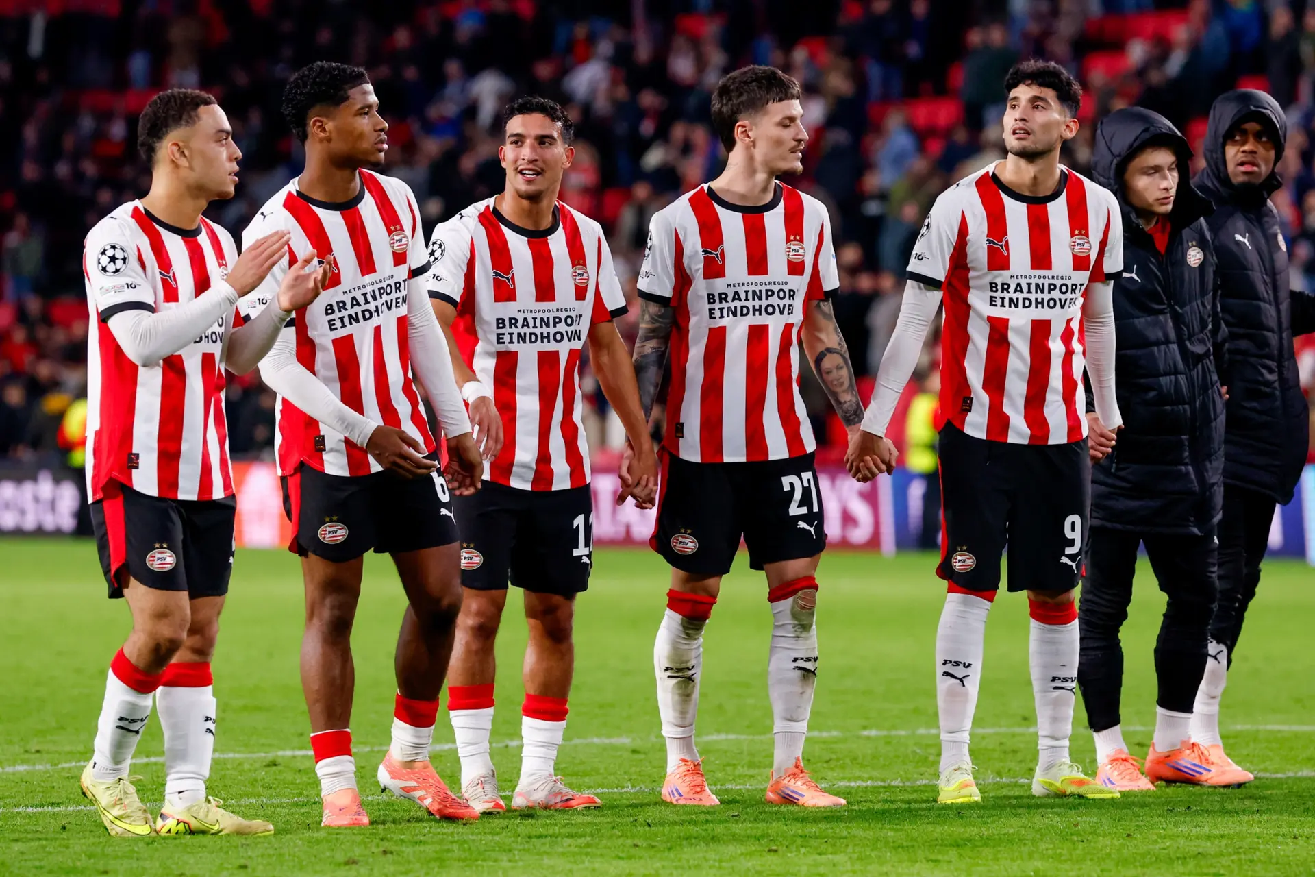 PSV-speler eist meer waardering van trainer Peter Bosz en wil anders vertrekken