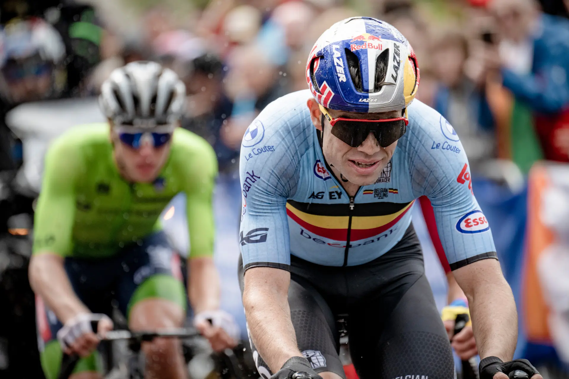 "Man kann nicht abnehmen und trotzdem so explosiv sein, dass man Mathieu van der Poel schlägt" - Wout van Aerts Problem mit den GC-Zielen, laut Thijs Zonneveld