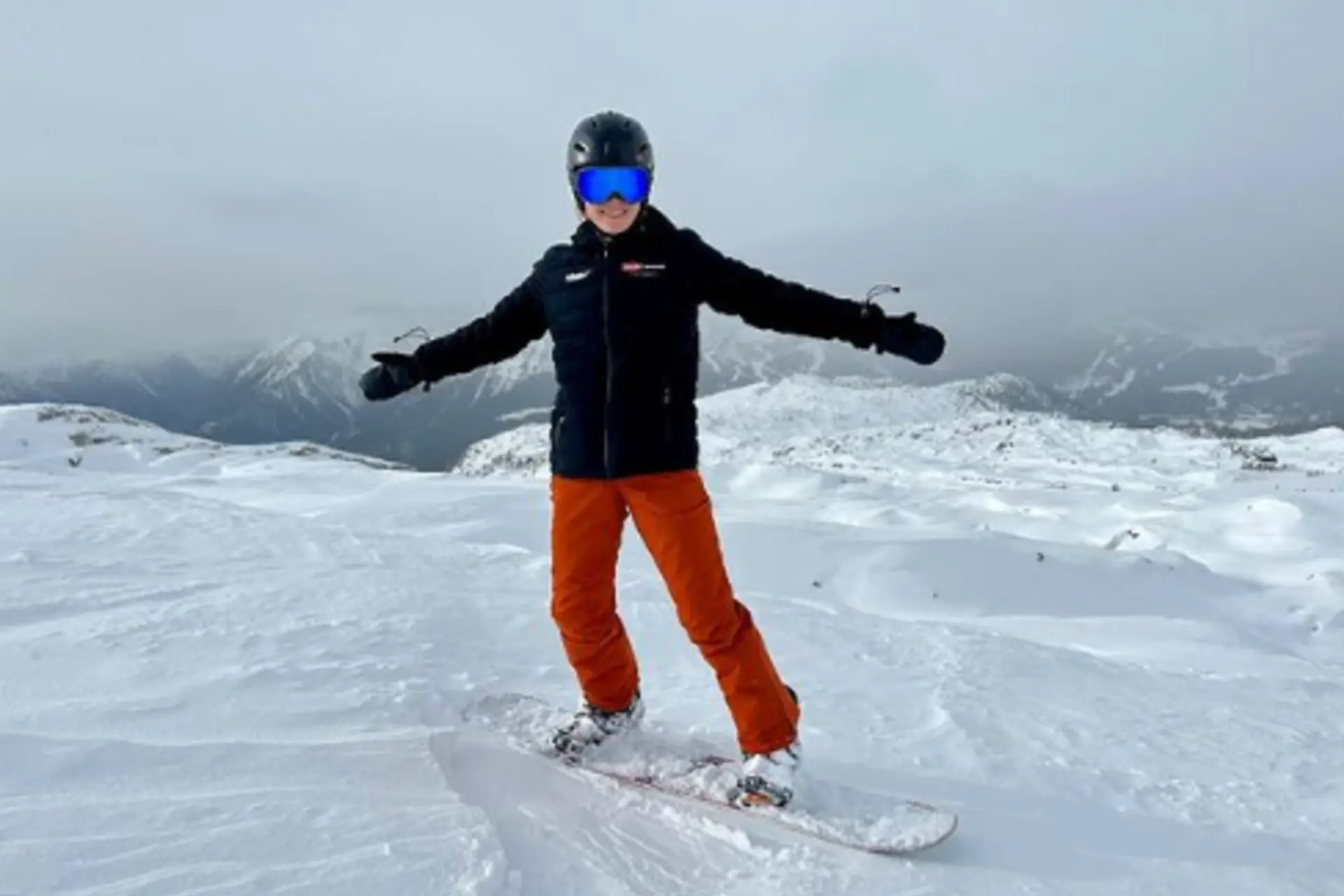 "Ich bin nicht 13 Stunden gefahren, nur um ein Radrennen zu machen" - Puck Pieterse fährt Snowboard, nachdem sie beim Val di Sole World Cup Dritte wurde