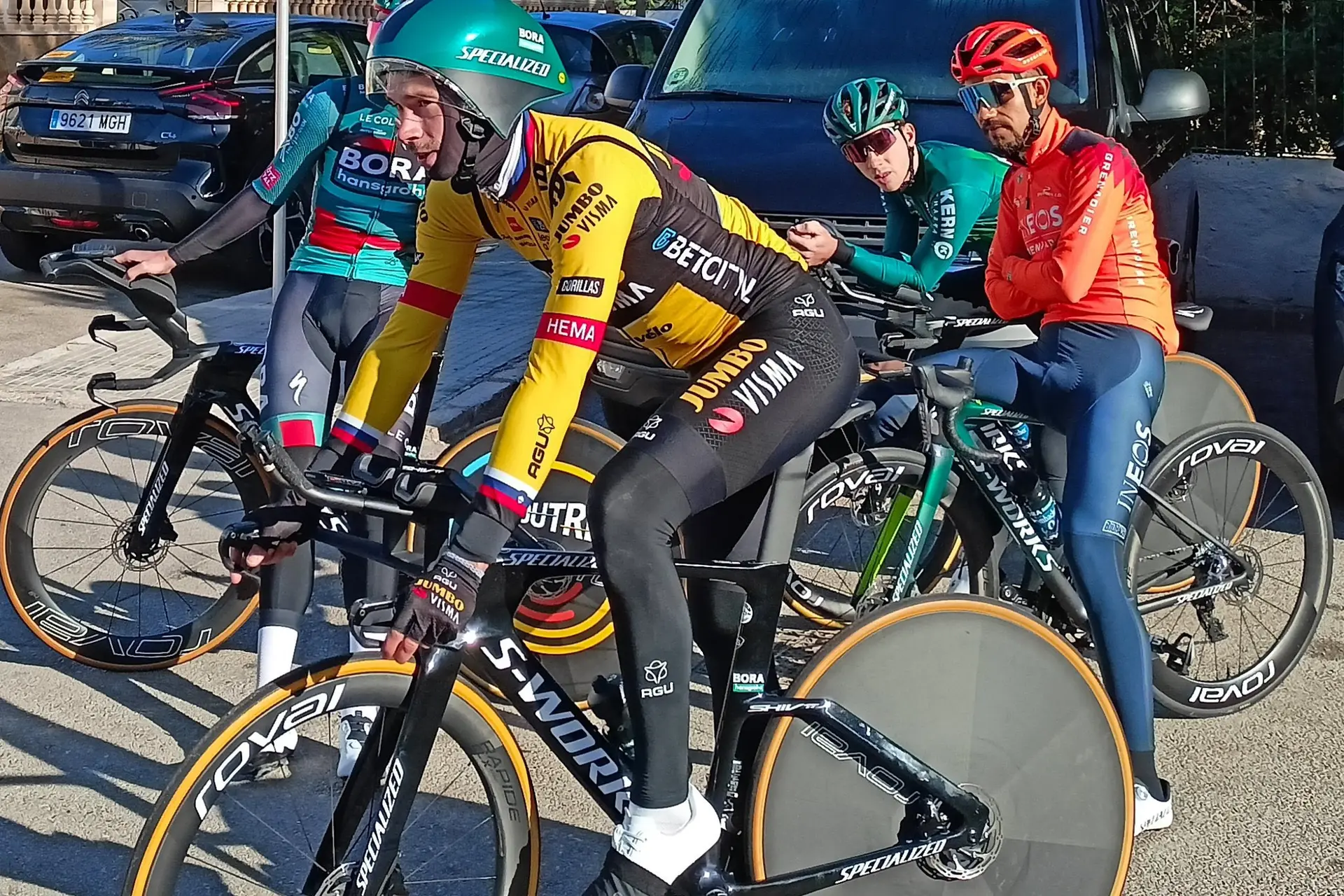 BILD: Primoz Roglic trainiert in BORA - hansgrohe Zeitfahrausrüstung