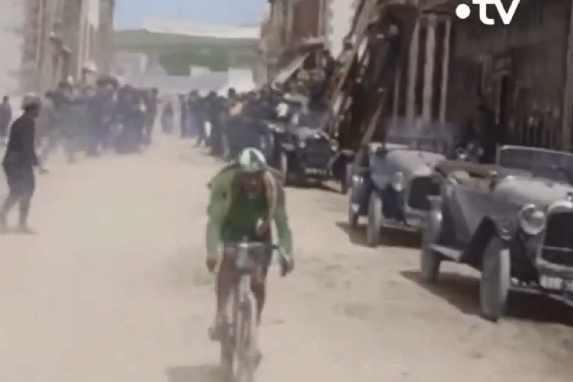 VIDEO: Unglaubliches Video lässt die Tour de Frances von damals lebendig werden