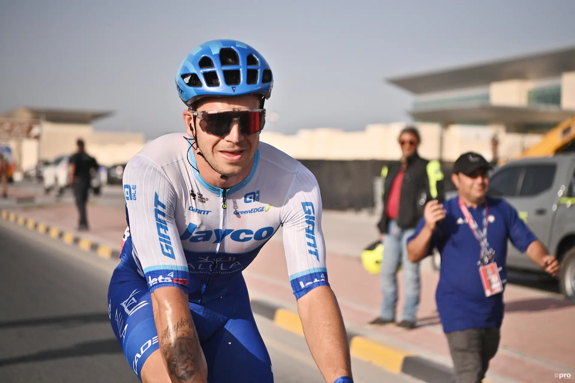 Dylan Groenewegen holt bei der Clàsica Comunitat Valenciana seinen ersten Sieg in der europäischen Straßensaison; Tim Torn Teutenberg dritter