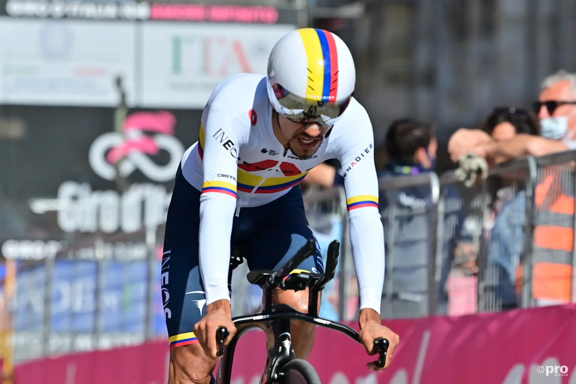 Der vierfache Weltmeister Daniel Martinez und Nairo Quintana stehen bei den kolumbianischen Meisterschaften im Zeitfahren kurz vor einem Podiumsplatz!