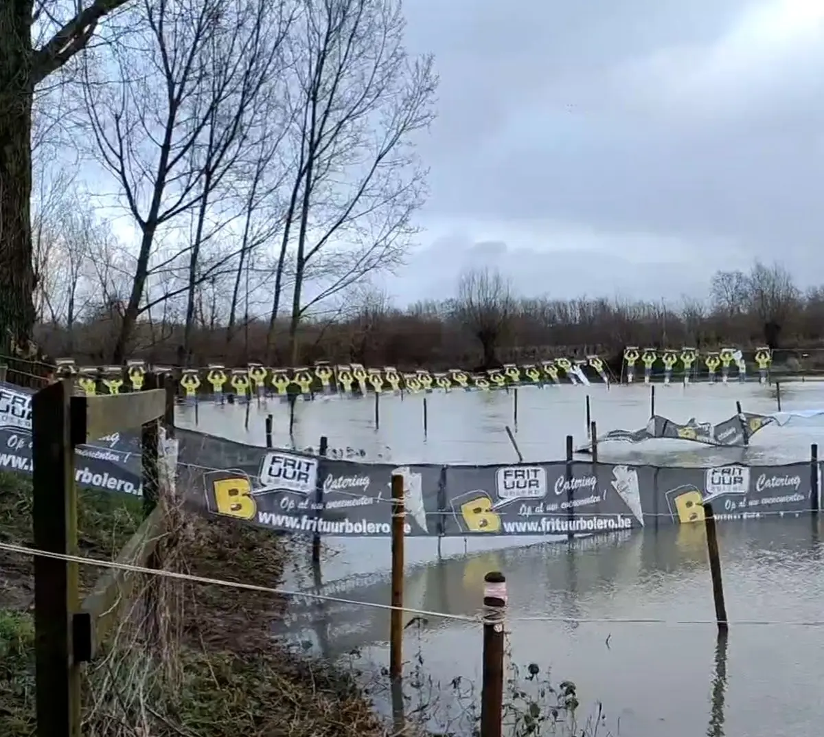 Trotz der Tatsache, dass "ein Teil der Strecke unter Wasser steht", sind die Organisatoren des Hexia Cross von Gullegem zuversichtlich, dass dies keine Auswirkungen auf das Rennen haben wird