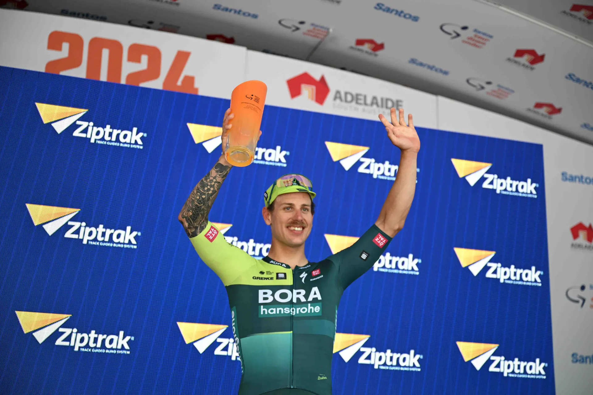 "Wir sind damit aufgewachsen, gegeneinander in den Juniorenrennen anzutreten, deshalb ist es etwas Besonderes" - Sam Welsford verrät, dass er Jai Hindley um Rat fragte, bevor er zu BORA - hansgrohe kam