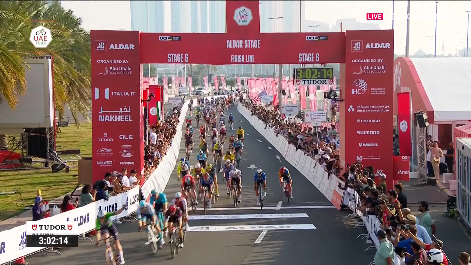 Tim Merlier gewinnt die 6. Etappe der UAE Tour 2024 - der Belgier setzt sich im Sprint gegen De Kleijn und Bauhaus durch - Platz 3 für den Deutschen