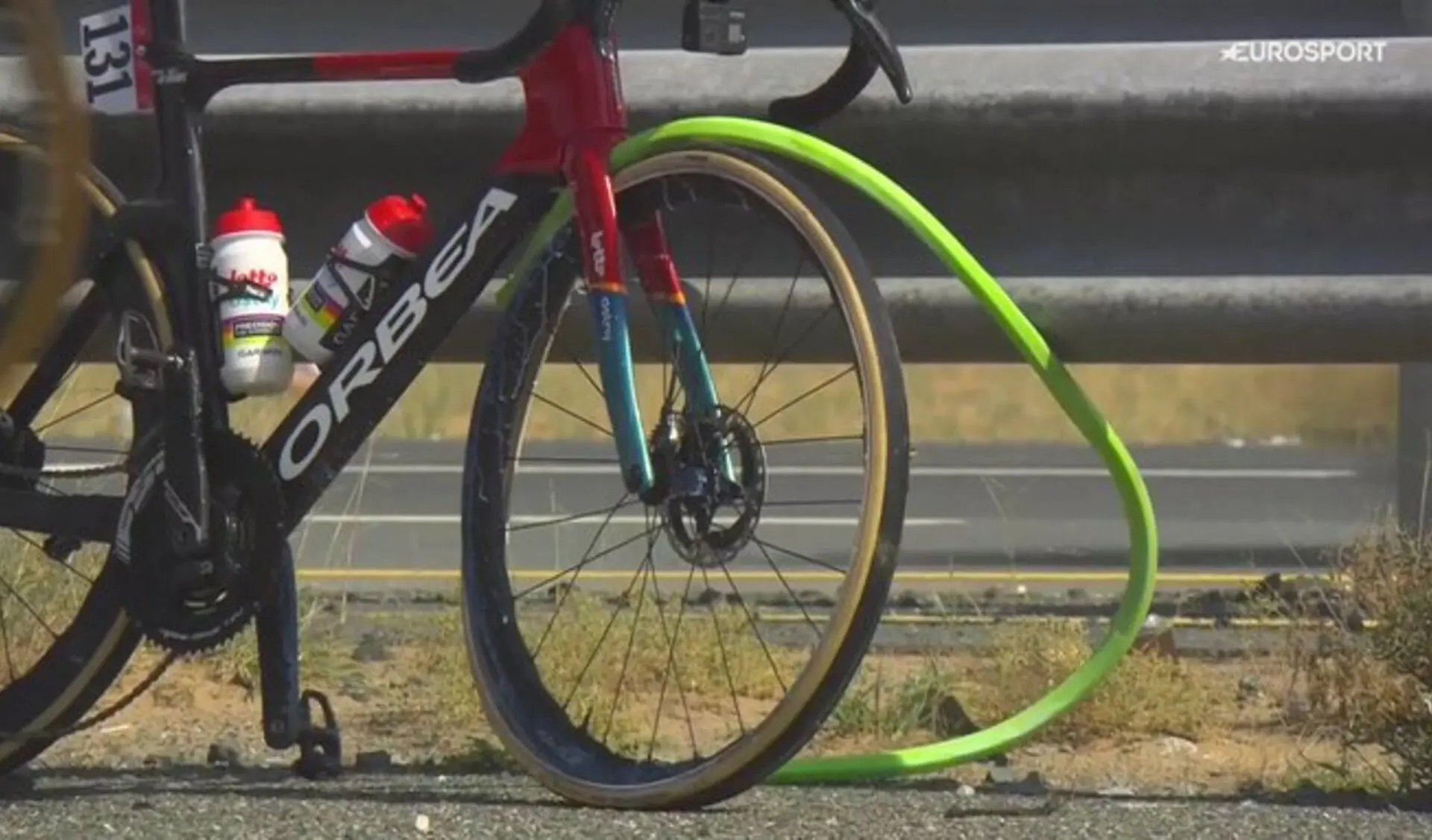 Reifenhersteller Vittoria betont trotz heftiger Kritik, dass der jüngste Unfall von Thomas De Gendt "nichts mit dem hakenlosen Felgendesign zu tun hat"
