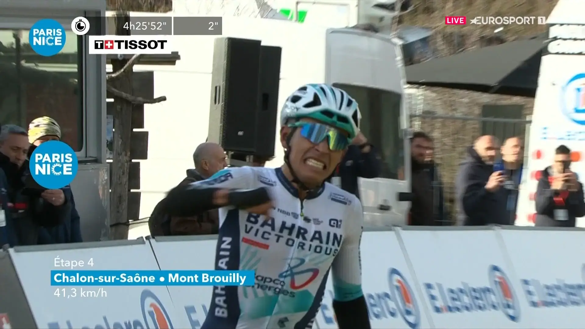 Santiago Buitrago gewinnt im Alleingang die 4. Etappe bei Paris-Nice 2024; Gall 6. , Roglic 7. ; Luke Plapp holt sich das Maillot Jaune