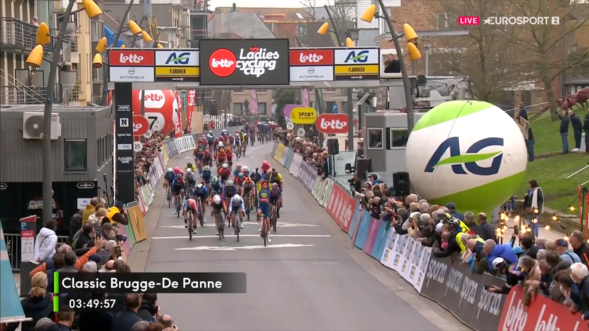 Classic Brügge-De Panne Women 2024: Elisa Balsamo gewinnt das Rennen vor Charlotte Kool; CANYON//SRAM Racing durch Cloé Dygert auf dem sechsten Platz