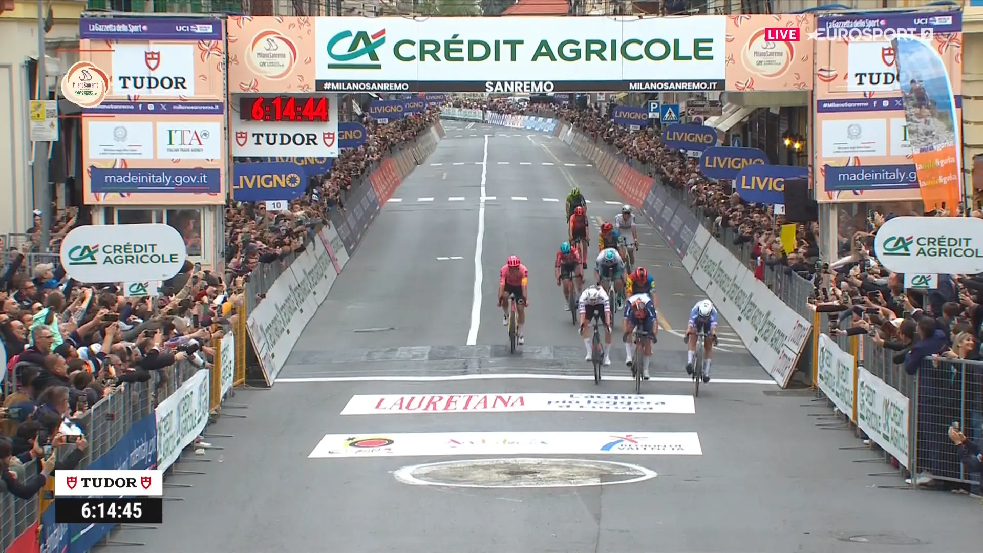 Jasper Philipsen gewinnt das unglaubliche Rennen Milano-Sanremo 2024! Pogacar scheitert beim Alleingang; Matteo Sobrero für BORA - hansgrohe Zwölfter