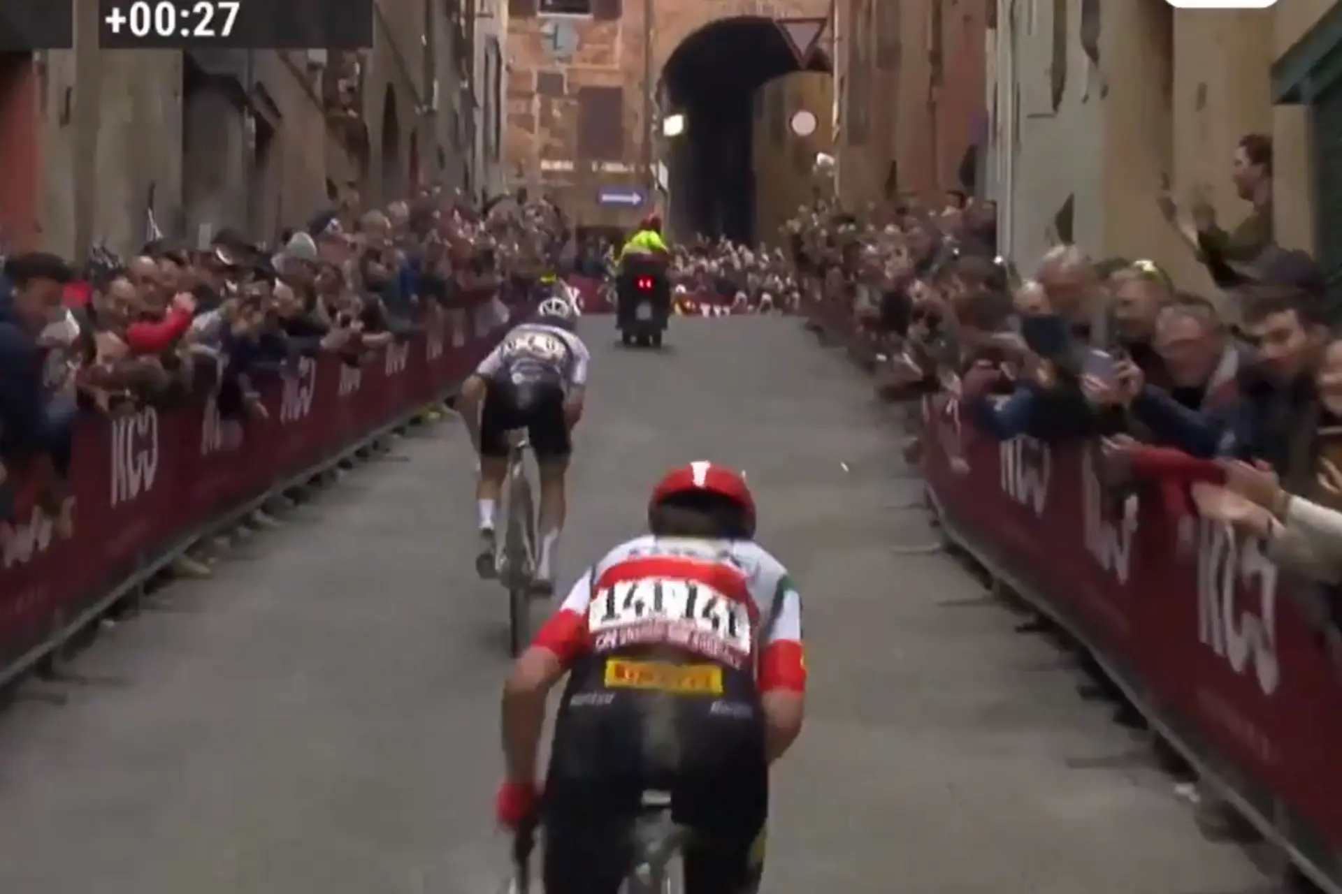 VIDEO: Lotte Kopeckys brutale Attacke bei der Strade Bianche Donne 2024, die ihr den Sieg einbrachte