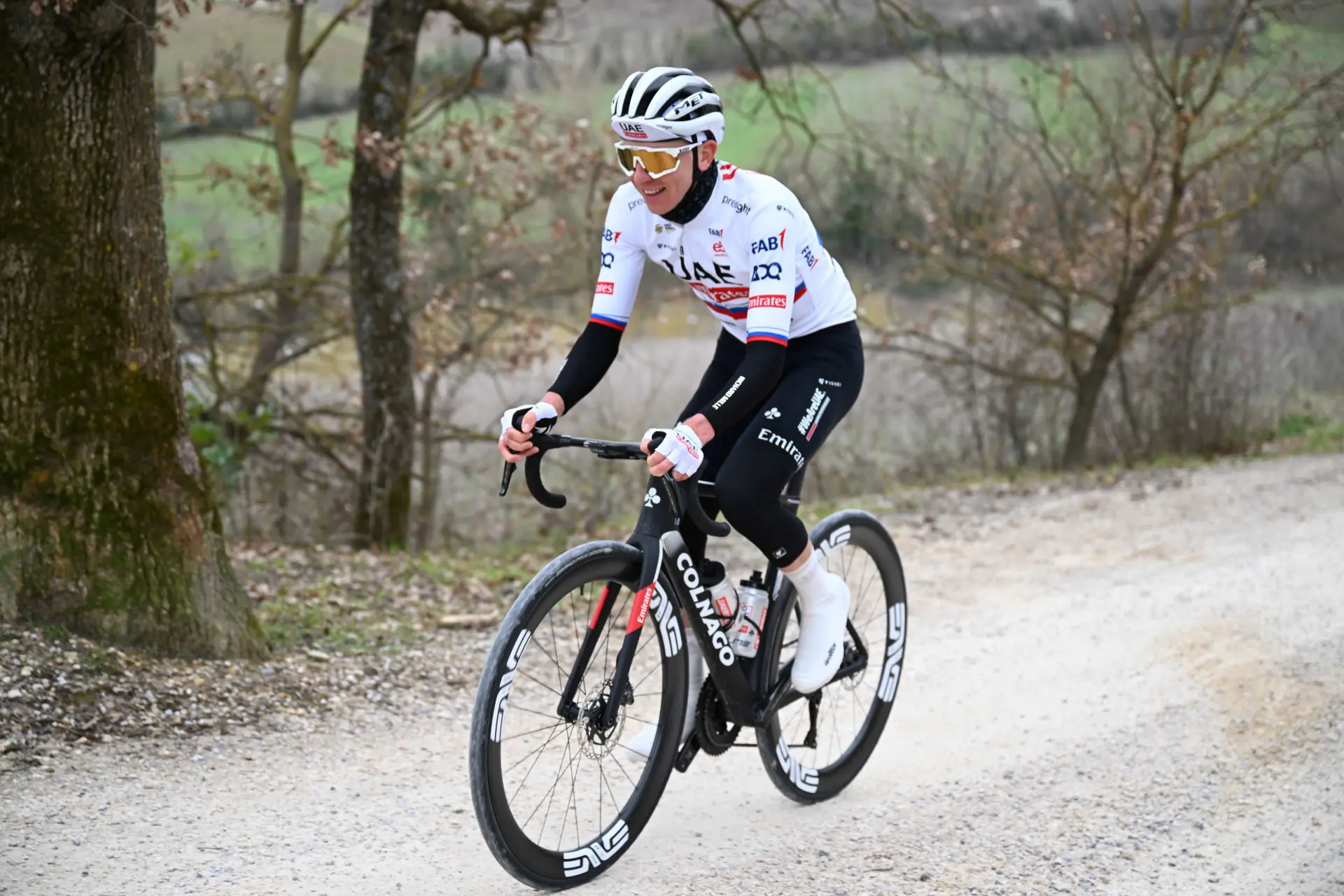 "Ich glaube nicht, dass jemand damit gerechnet hat" - Der unglaubliche Tadej Pogacar gewinnt Strade Bianche 2024 mit einer Fahrt der Extraklasse