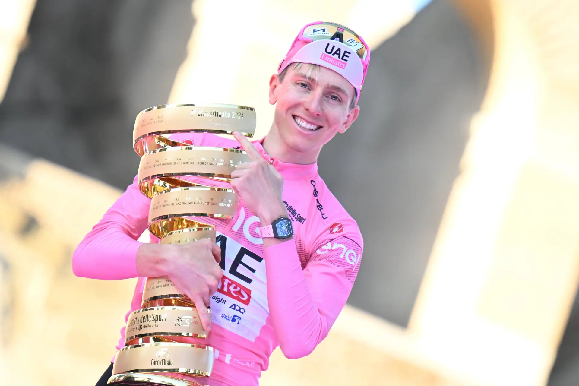 Pogacars Überlegenheit beim Giro d'Italia auf Prüfstand Schottes