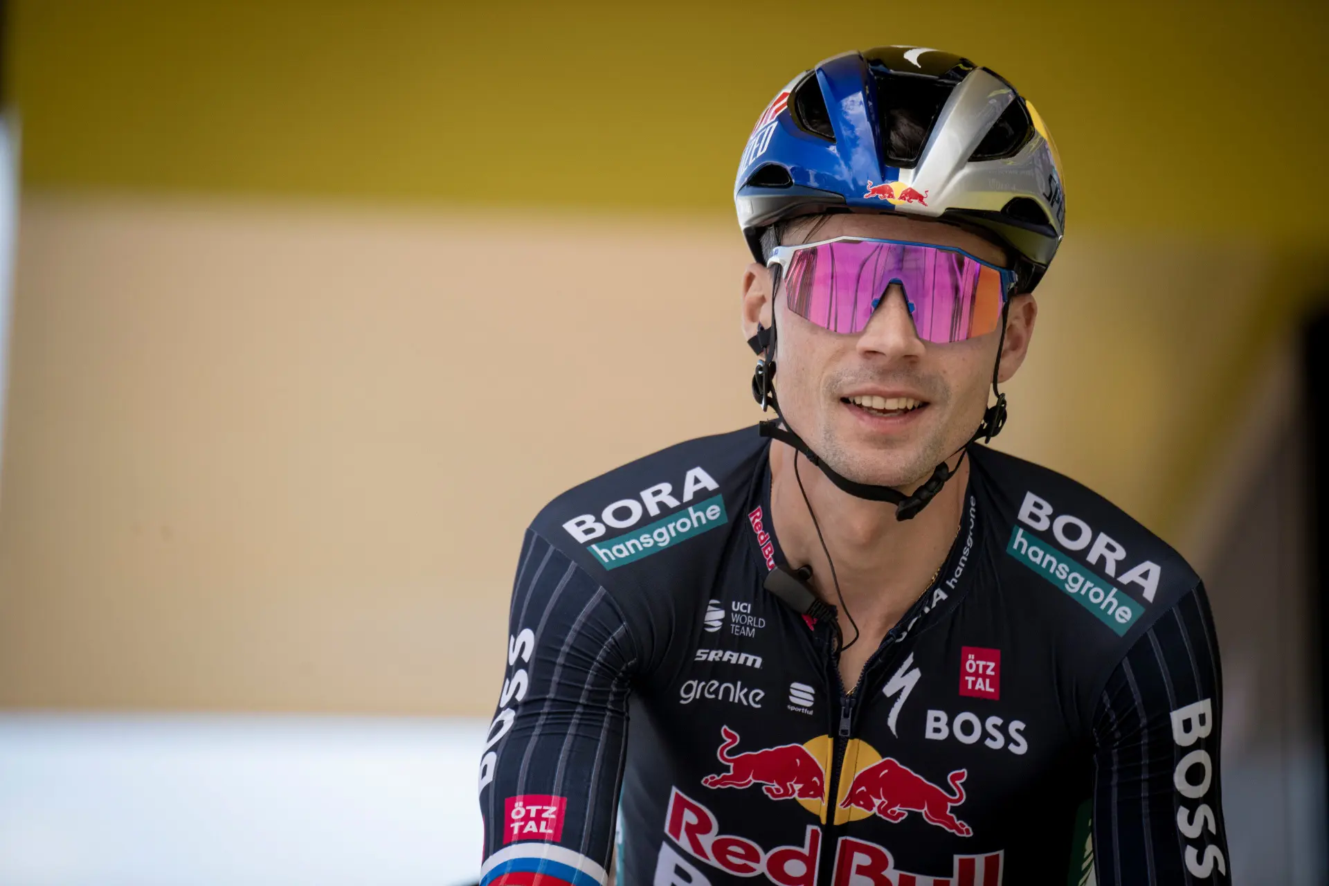 VIDEO: Primoz Roglic verirrt sich in Lissabon vor der Vuelta-Teampräsentation: "Eigentlich wollte ich das Podium nur für mich"