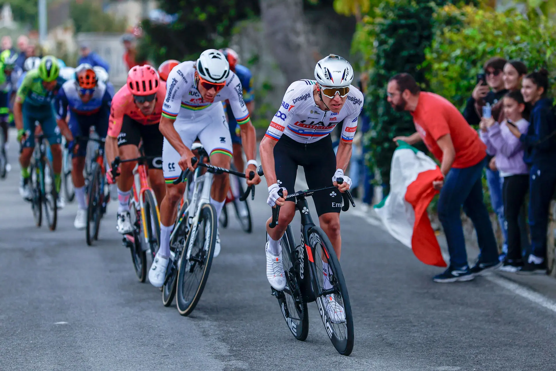 Nach seinem 7. CX-Weltmeistertitel träumt Mathieu van der Poel von seinem 4. Sieg bei der Flandern-Rundfahrt im Jahr 2025: "Aber dieses Jahr ist ein gewisser Tadej Pogacar dabei"