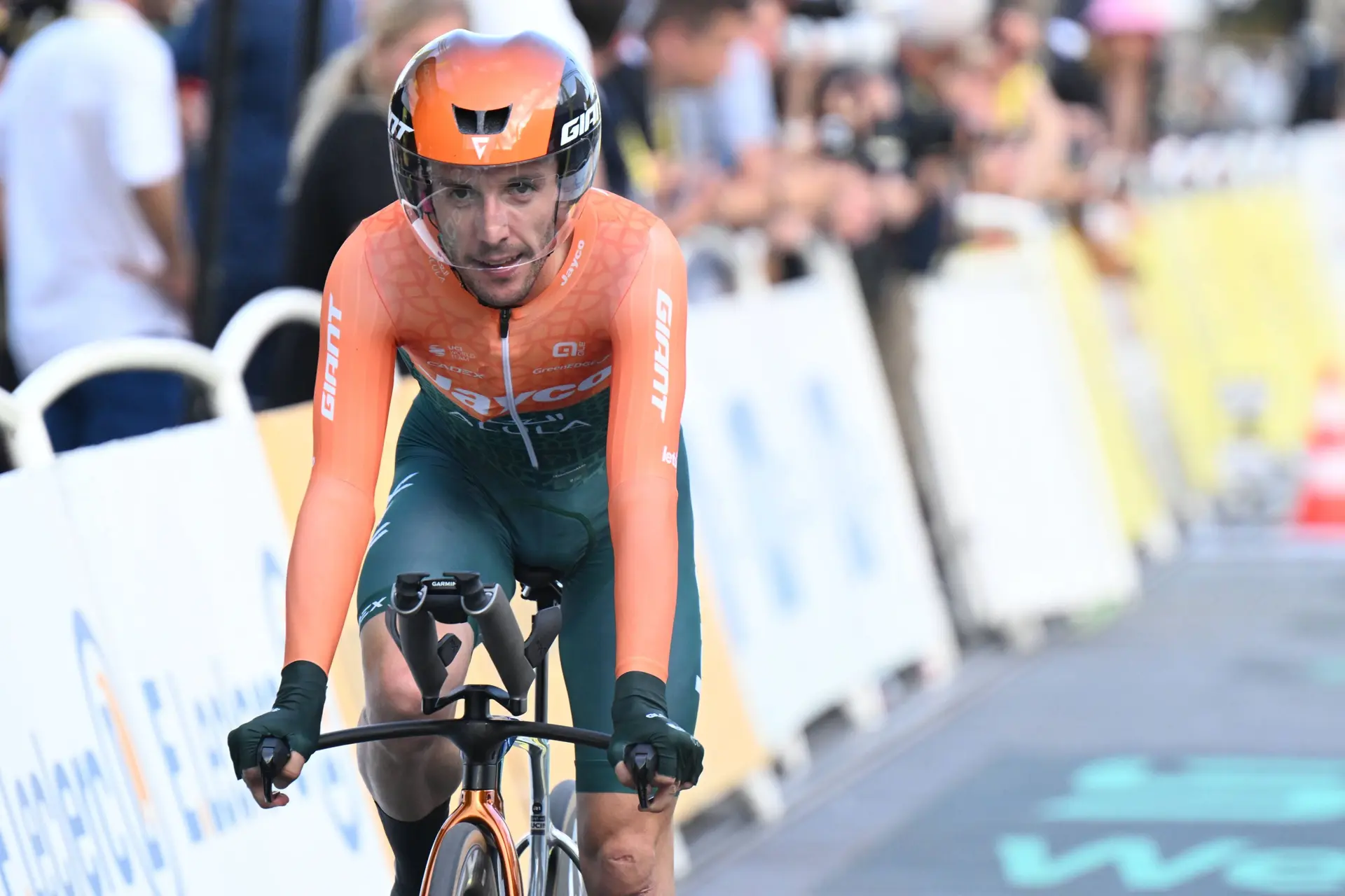 "Ich habe eine Gehaltskürzung in Kauf genommen, um zu Visma zu gehen" - Simon Yates gibt zu, dass Geld nie hinter dem Visma-Transfer stand
