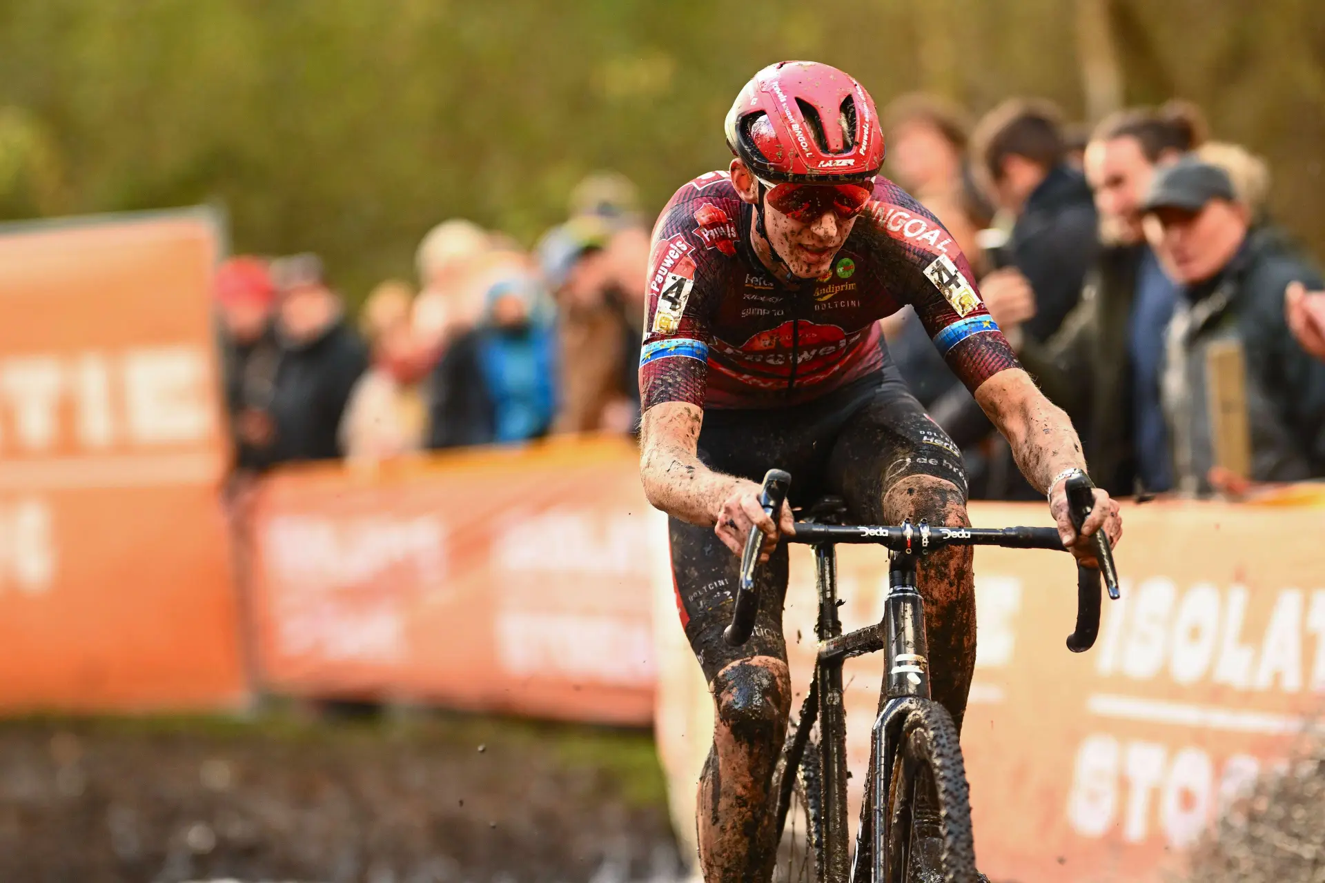 Ergebnisse Superprestige Ruddervorde 2025 Männer | Michael Vanthourenhout besiegt Joris Nieuwenhuis in einem spannenden Finale