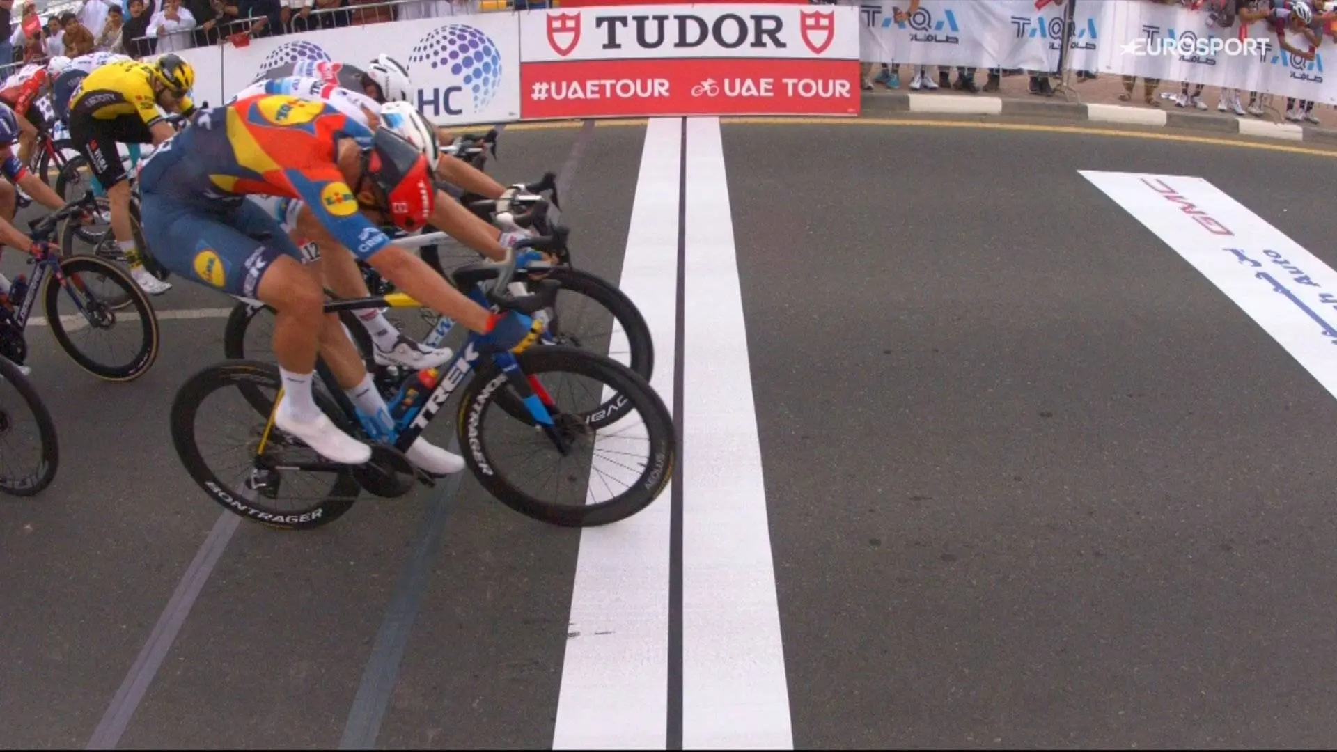 "Ich habe den Sprint etwas zu früh begonnen" - Jonathan Milan hält Merlier und Philipsen im Kampf um die Sprintwertung der UAE Tour auf Distanz