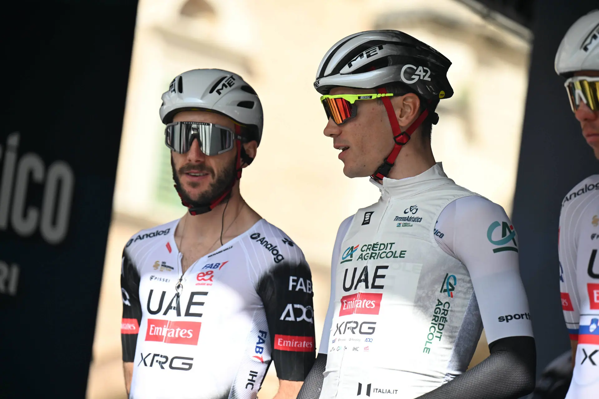 "Juan Ayuso ist der Anführer, kein Zweifel" - Alberto Contador besteht darauf, dass Adam Yates sich beim Giro d'Italia für seinen Teamkollegen aus den Vereinigten Arabischen Emiraten opfern muss