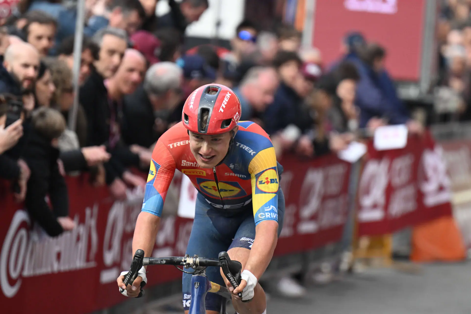 Der 18-jährige Albert Philipsen beeindruckt mit Top-25-Platzierung bei Strade Bianche: "Man versteht es erst wirklich, wenn man es selbst erlebt hat"
