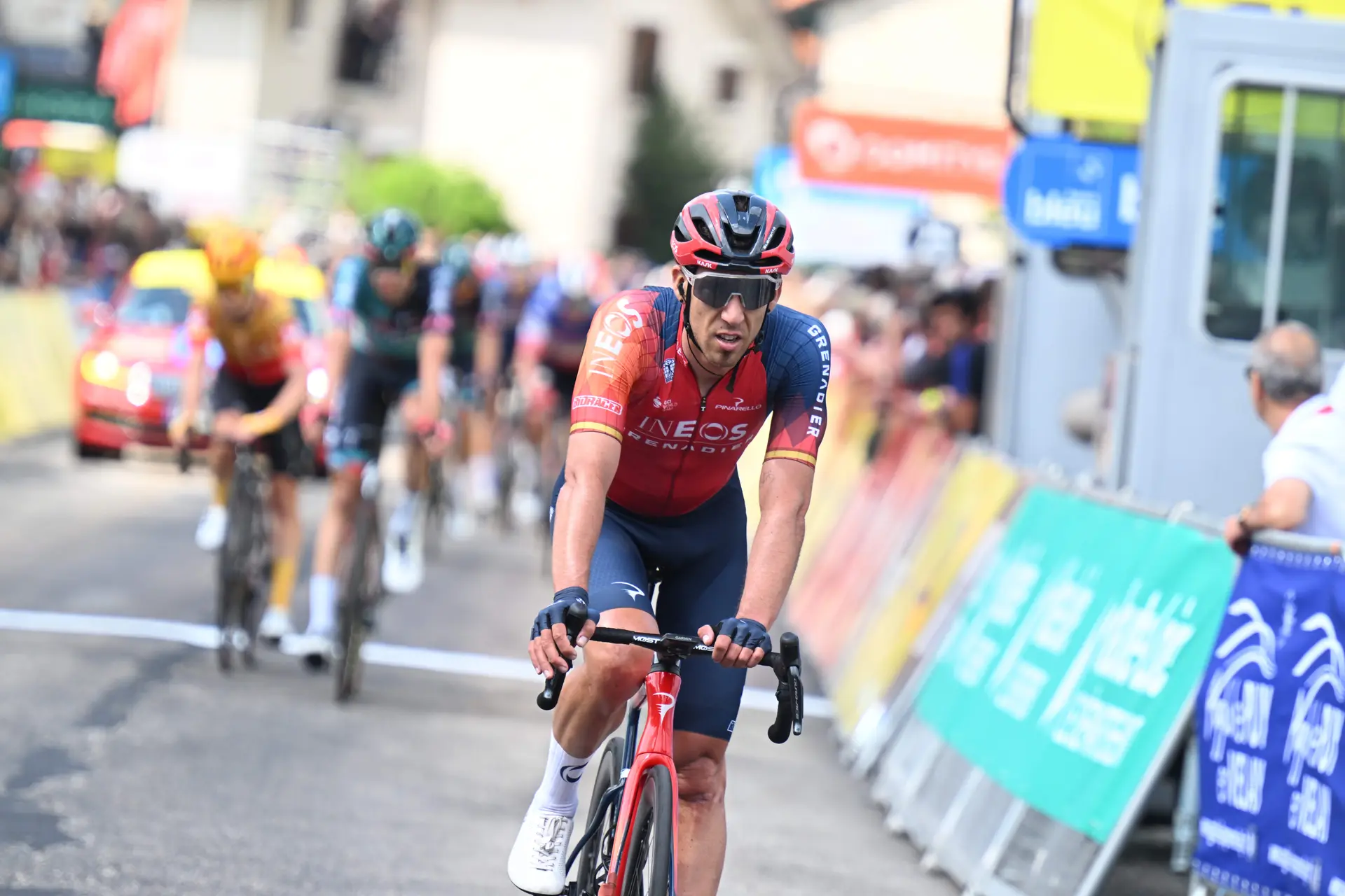 „Nicht sehr menschlich und extrem fordernd“ – scheidender INEOS-Profi kritisiert die Belastungen des modernen Radsports