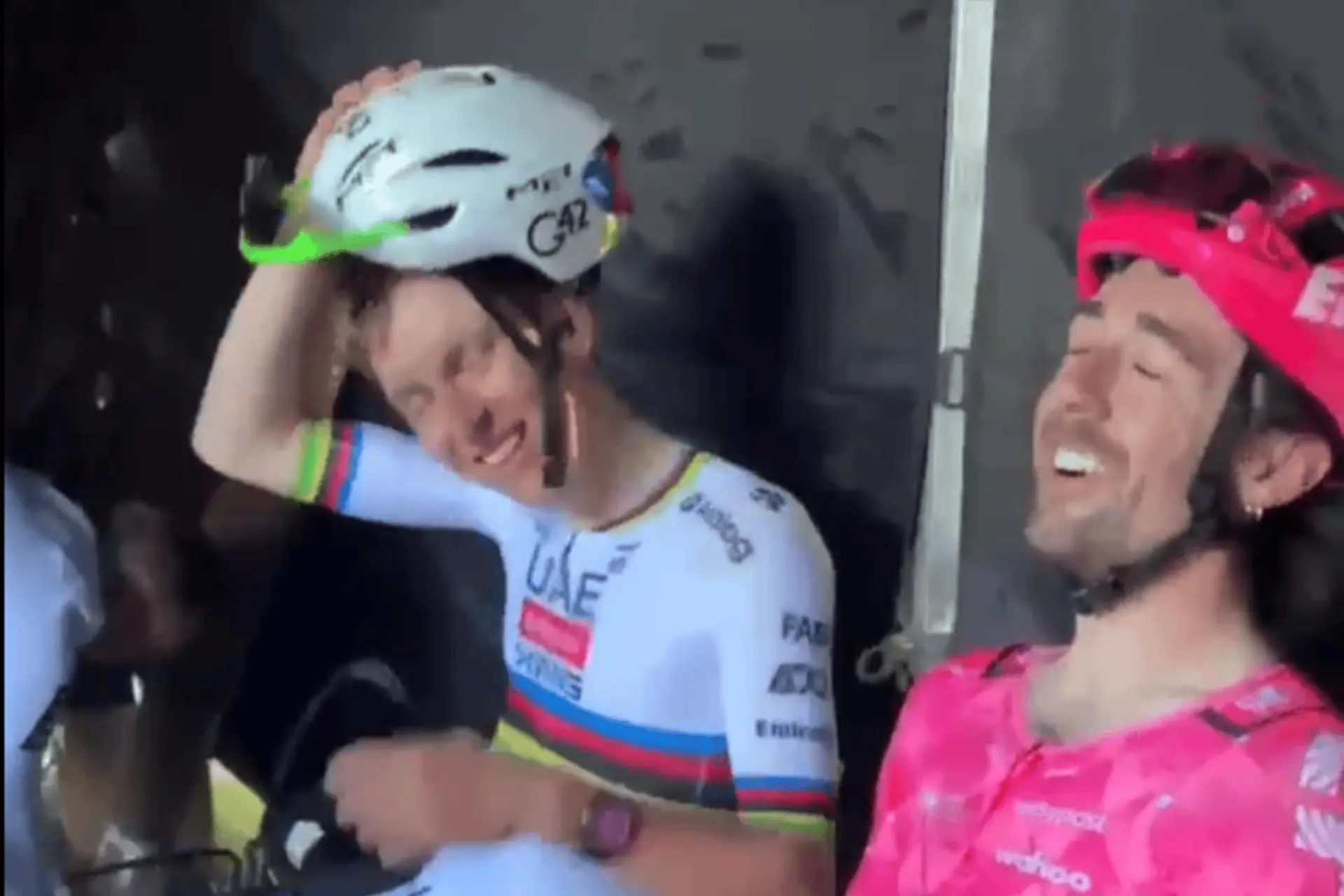 Ben Healy stellt Tadej Pogacar die Frage, die das gesamte Peloton nach Lüttich-Bastogne-Lüttich 2025 wissen will